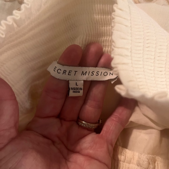 Secret Mission Women's Ivory Ruffle Skirt Size L - Picture 3 of 3